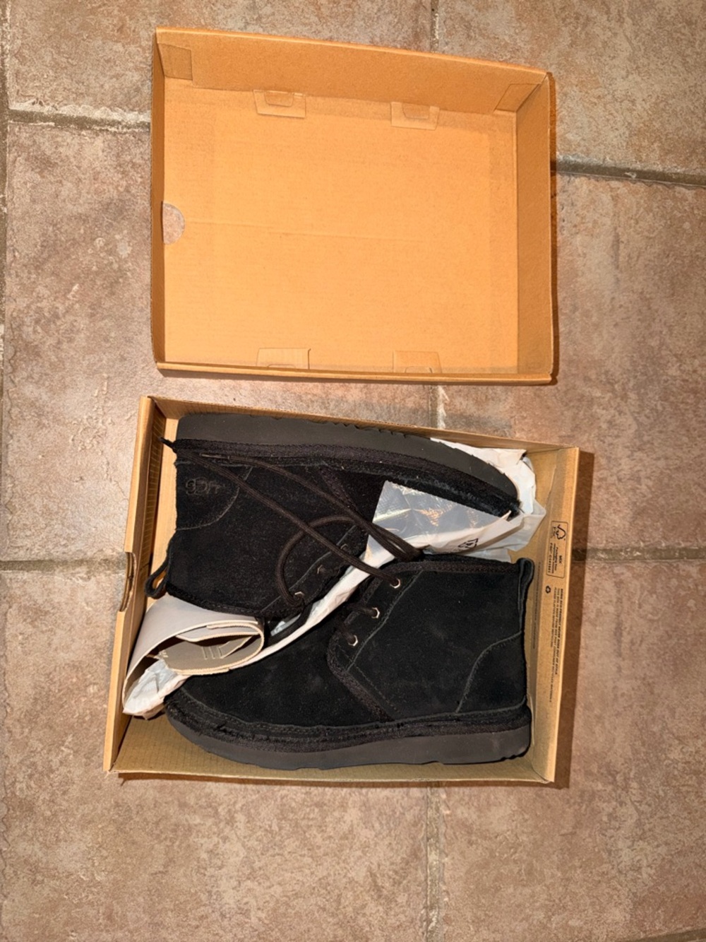 UGG Kids Neumel II boots in black size 3